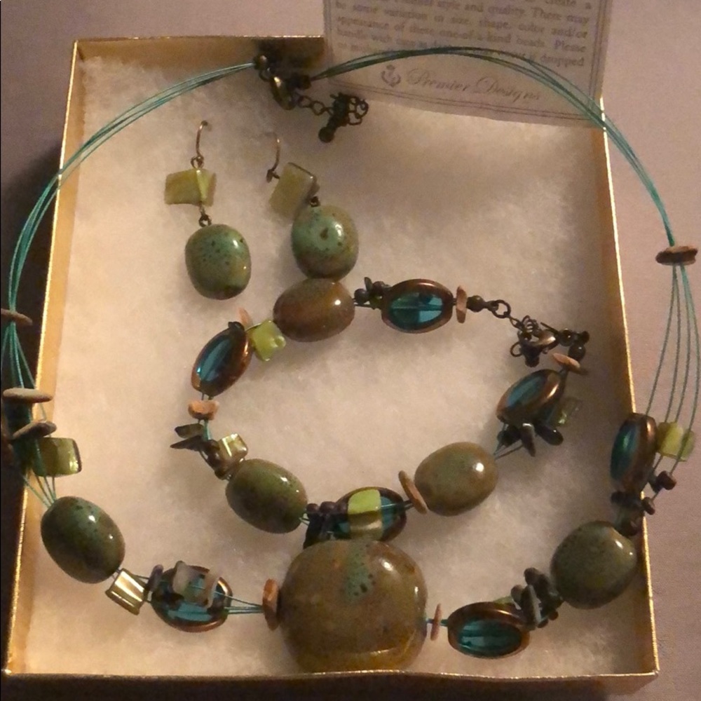 Necklace, earrings and bracelet set.